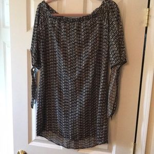 Black and white mini dress in mint condition.